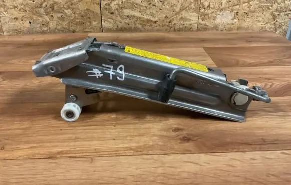 Audi A6 S6 C6 4F Lift Jack 4F0011031