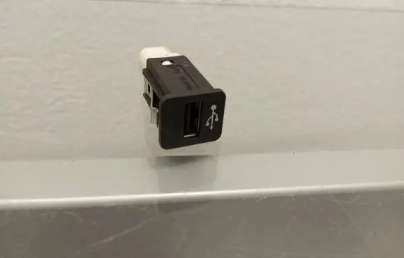 USB socket connector