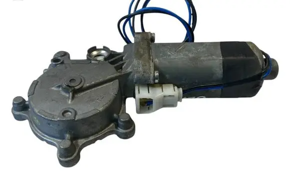 Mercedes-Benz Sprinter W906 Front door window regulator motor 0130821734 113862XXX