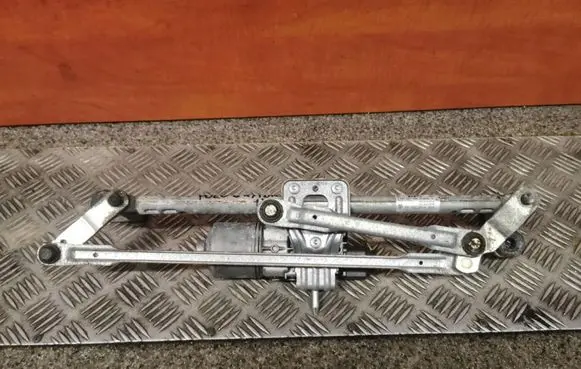 Seat Ibiza IV (6J,6P) Front wiper linkage and motor 6R1955023A