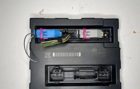 Audi A4 S4 B8 8K Comfort/convenience module 8K0907064AE 5DK00991911