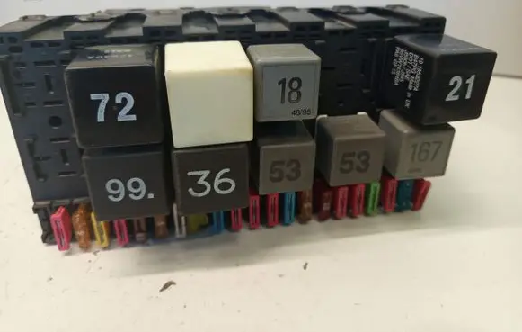 Volkswagen Sharan Fuse module 7M0937025D