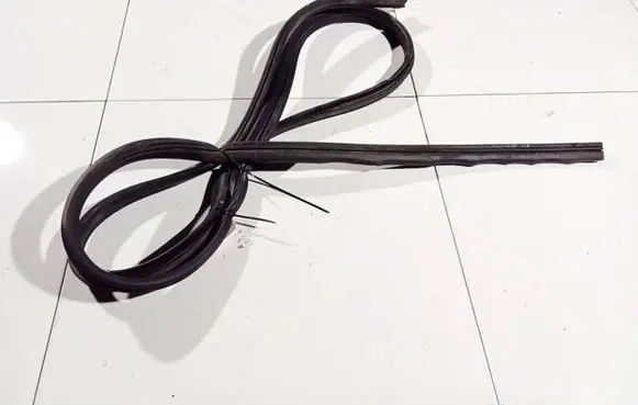 Renault Megane II Rubber seal front coupe door 