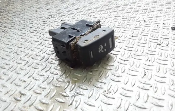 Nissan X-Trail T30 Seat heating switch