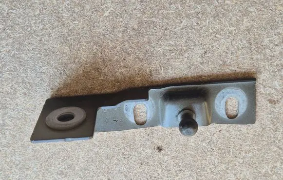 Audi A8 S8 D5 Fender mounting bracket 4N0821469
