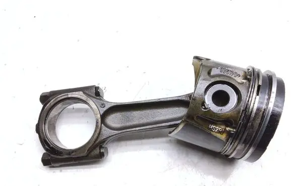 Ford Focus Piston with connecting rod 085190 HS2RI