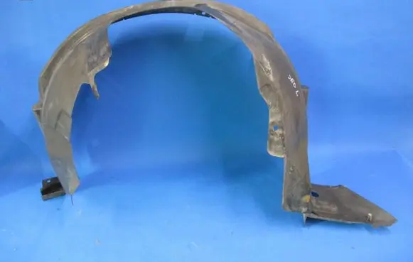 Front wheel arch liner splash guards