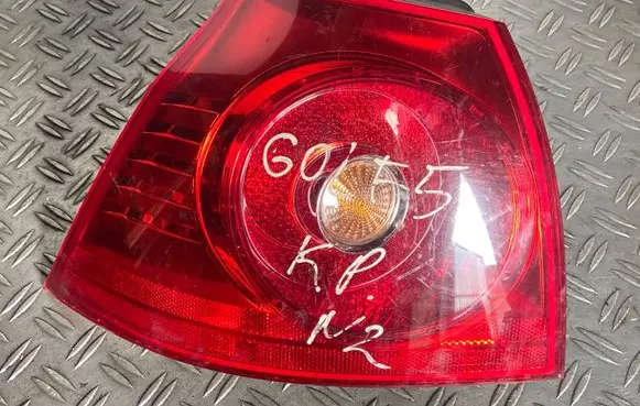 Volkswagen Golf V Rear/tail lights 1K6945095E 00197252 028490102B