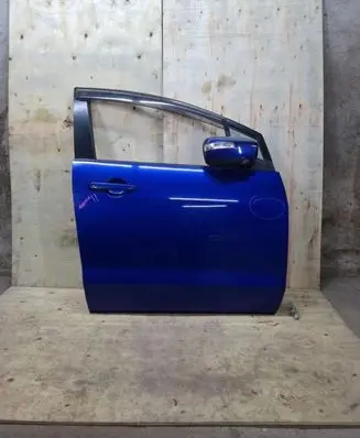 Mazda 5 Front door