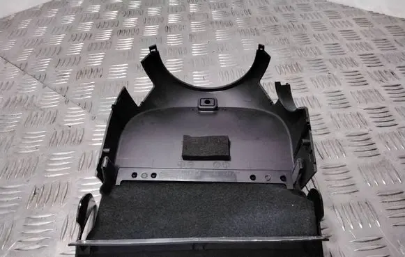Steering wheel column trim