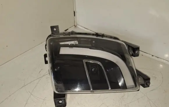Tesla Model X Front fog light 0019743408000 103432800A
