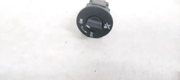 Passenger airbag on/off switch