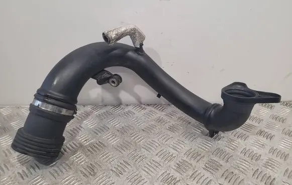 Engine coolant pipe/hose