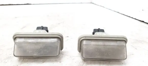 Toyota Avensis T250 Number plate light