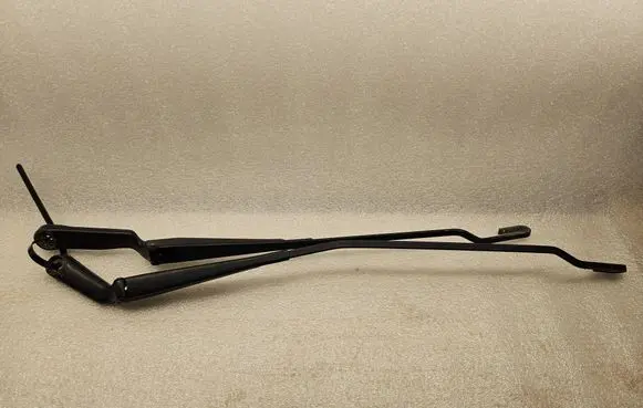 Audi A3 S3 8L Front wiper blade arm 1J1955410 1J1955409
