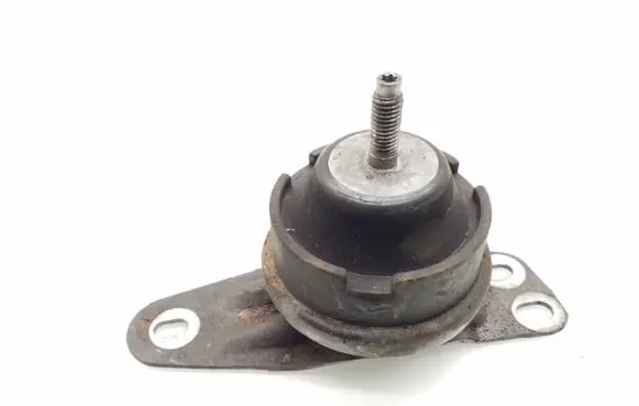Peugeot 508 Engine mount bracket