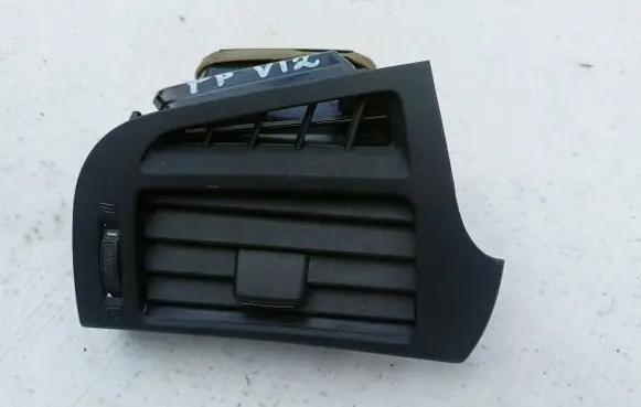Toyota Verso Dash center air vent grill 556600F020