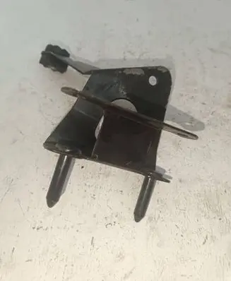 Mazda 3 I Lower shock absorber bracket 001001
