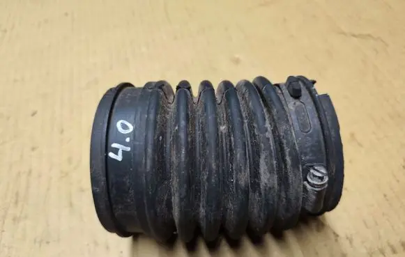 Jeep Grand Cherokee (WJ) Air intake hose/pipe
