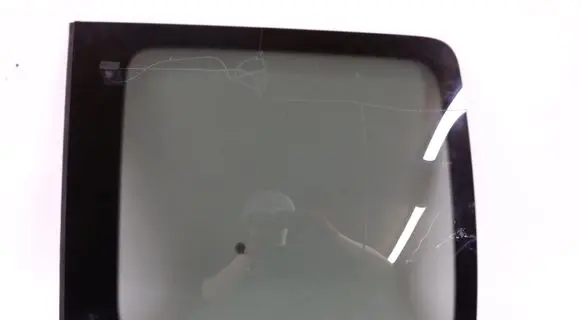 Volkswagen Caddy Rear side window 5785475