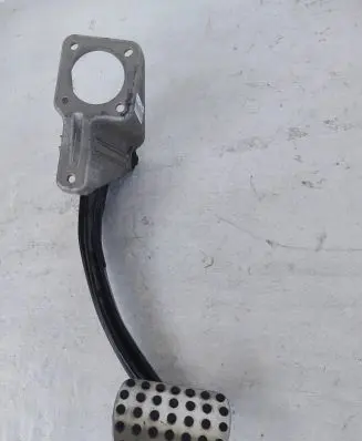 Mercedes-Benz ML W164 Brake pedal A1642902001 PP164290047 A1702900182