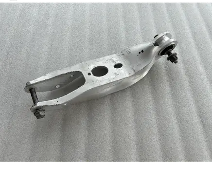 Audi Q8 Rear control arm 4M0505311J