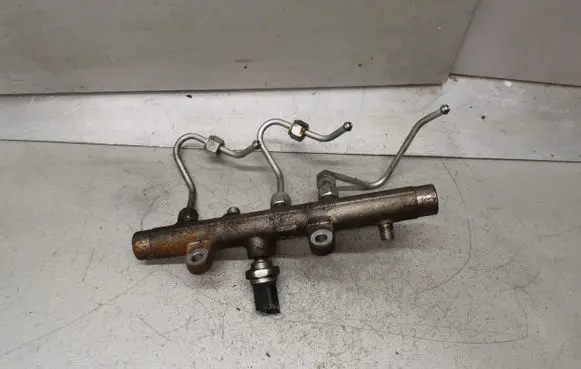 Renault Scenic II - Grand scenic II Fuel main line pipe H8200296867 8200815617