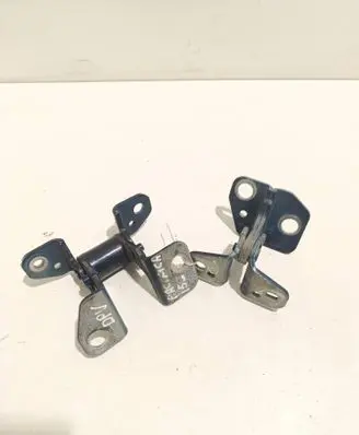 Chrysler Pacifica Front door hinge set 
