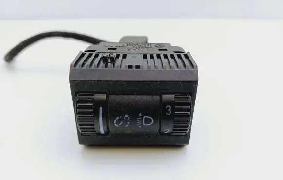 Volkswagen Polo IV 9N3 Headlight level height control switch 6Q0941333C