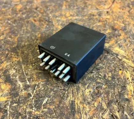 Mercedes-Benz E W124 Other relay 0045453632 0281001013