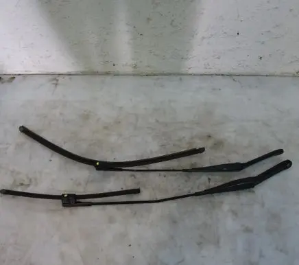Ford Focus C-MAX Front wiper blade arm