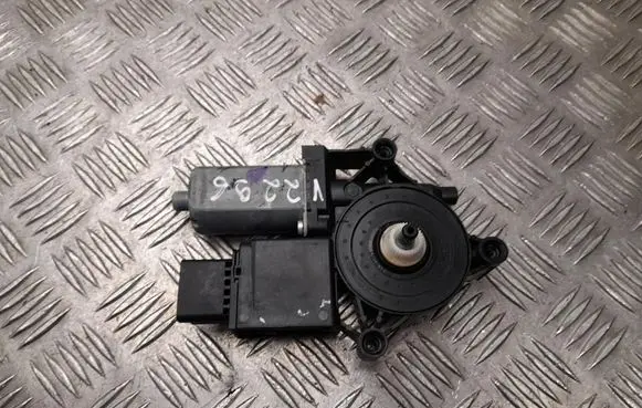 Citroen DS7 Crossback Front door window regulator motor 9819535480