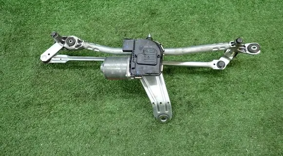 Volvo XC90 Front wiper linkage and motor 3397022413
