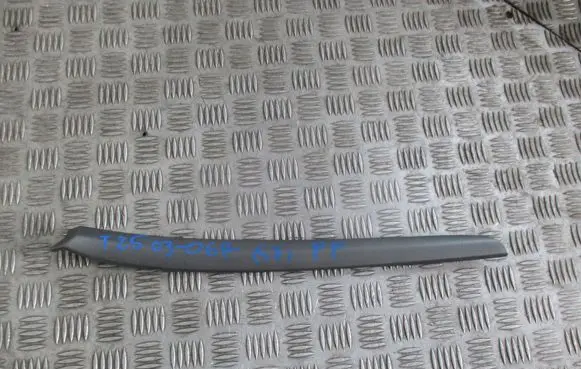 Toyota Avensis T250 Other front door trim element