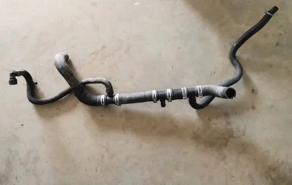 Chevrolet Camaro Engine coolant pipe/hose 23333192