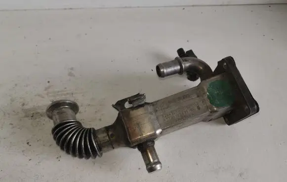 Renault Scenic II - Grand scenic II EGR valve cooler H7700107471 8200360566A 7700107471