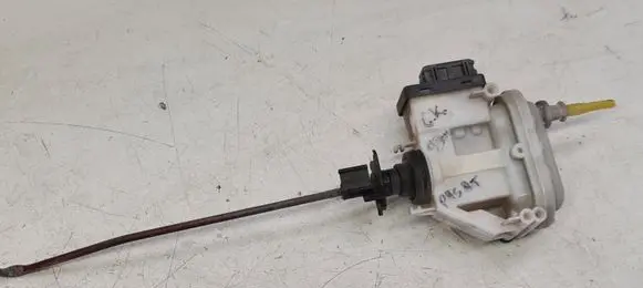 Volkswagen PASSAT B3 Central locking motor 3A0862153B
