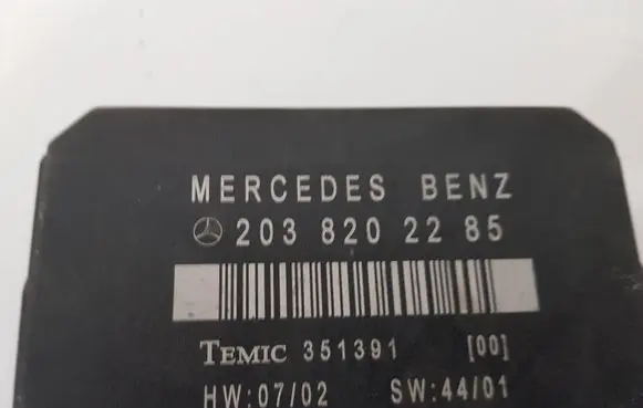 Mercedes-Benz C W203 Door control unit/module 2038202285