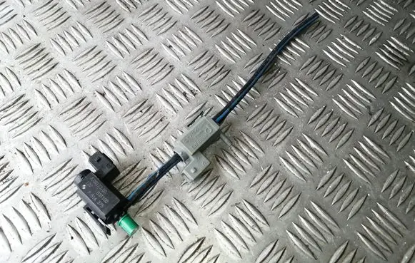 BMW 7 E65 E66 Turbo solenoid valve 7516375 7516376 70012400