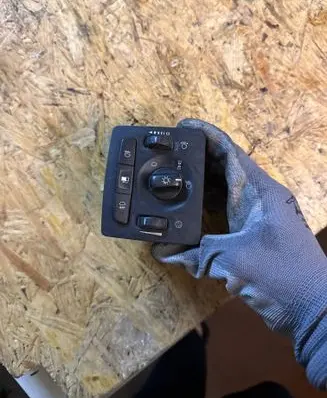 Volvo V50 Light switch 30739300