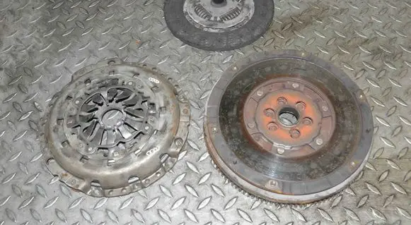 Audi A4 S4 B7 8E 8H Clutch set kit 06D105266A