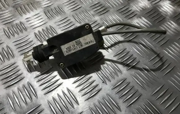 Mazda 626 Central locking motor ga8a62350a 2d25