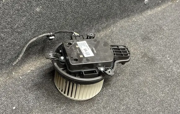 Ford Explorer VI Heater fan/blower L1MH19846BD GP58A 01321L130T1