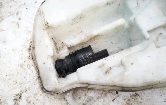 Windscreen/windshield washer pump