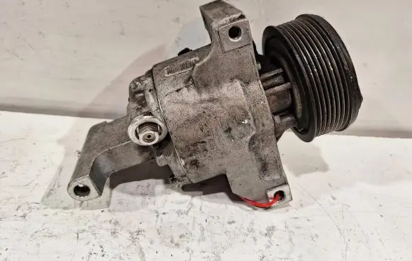Renault Twingo III Air conditioning (A/C) compressor (pump) 926002090R
