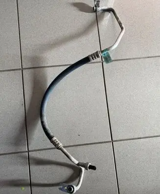 Dodge Durango Air conditioning (A/C) pipe/hose 68161177AB