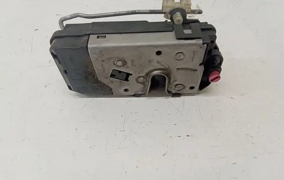 Opel Astra H Rear door lock 13220372