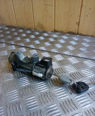Toyota Avensis T250 Ignition lock N05015178 8978305015