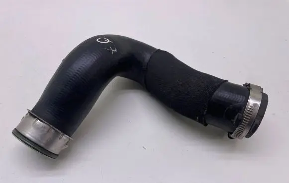 Audi Q7 4L Engine coolant pipe/hose