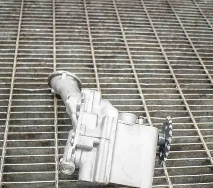 Dacia Sandero Oil pump 150008247R